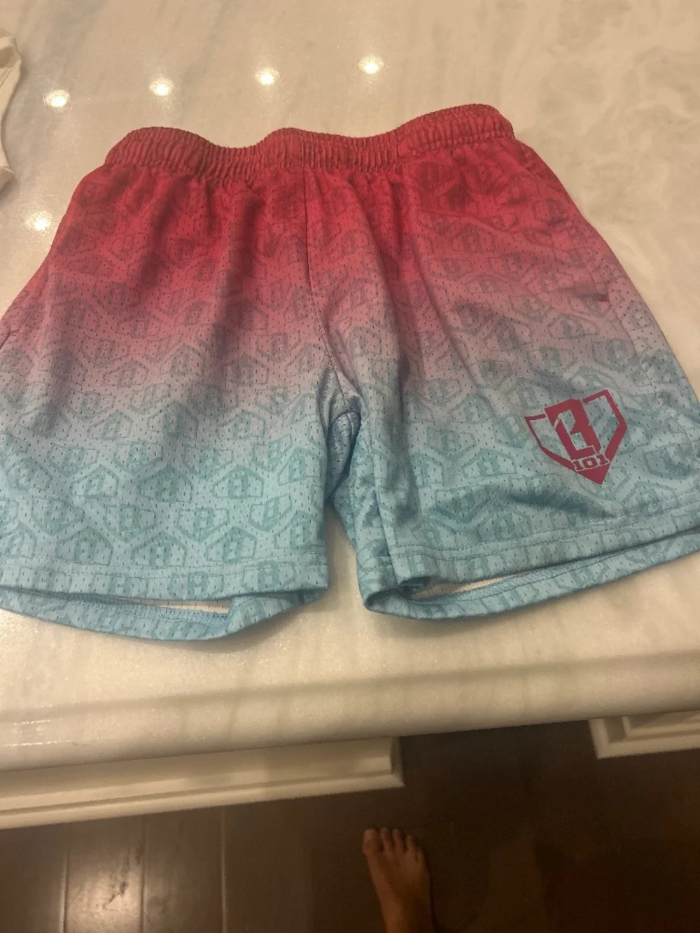 Baseball lifestyles boys shorts (L) and shirt ( L)
